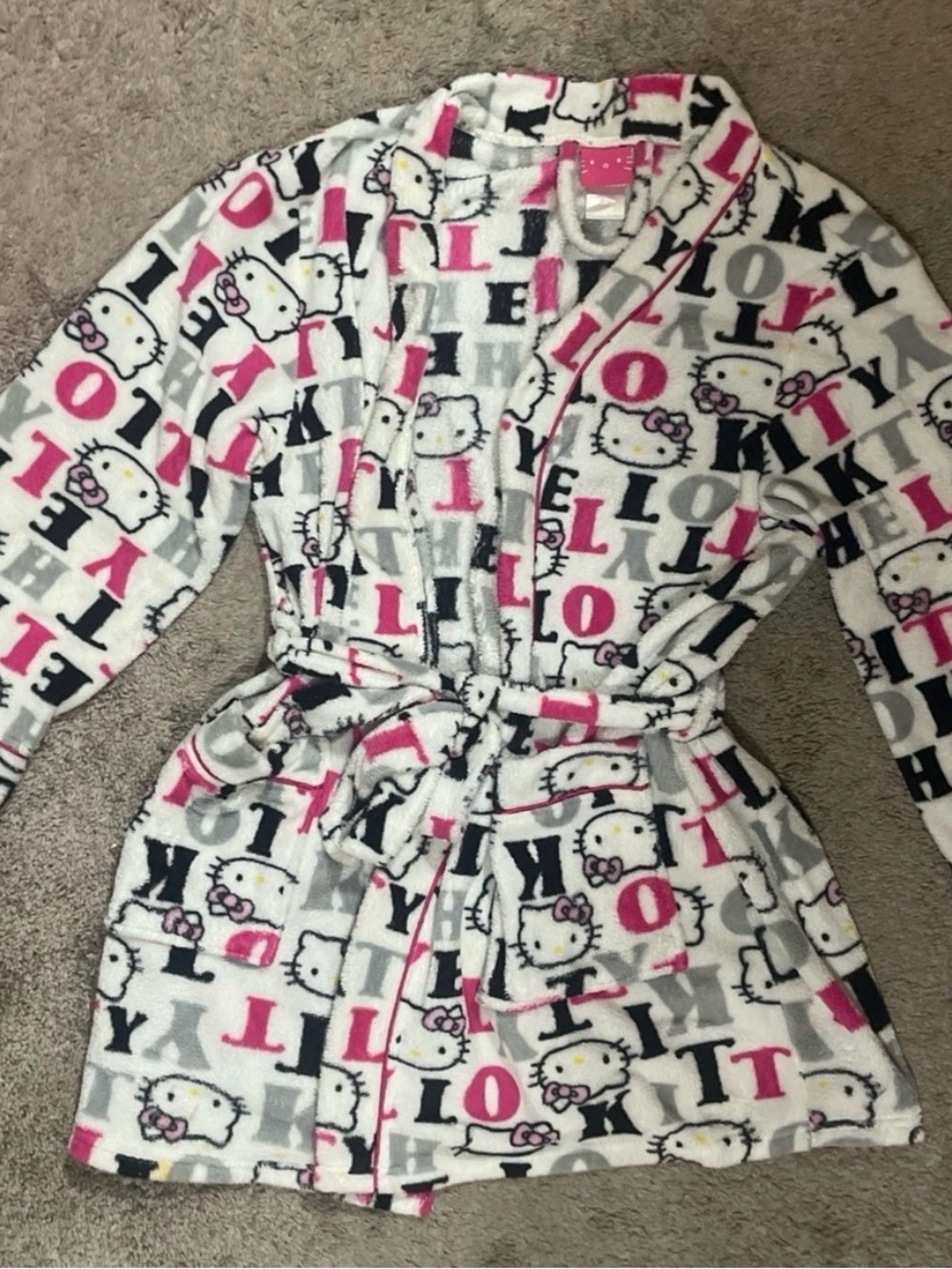 Vintage Hello Kitty Robe - Picture 4 of 4